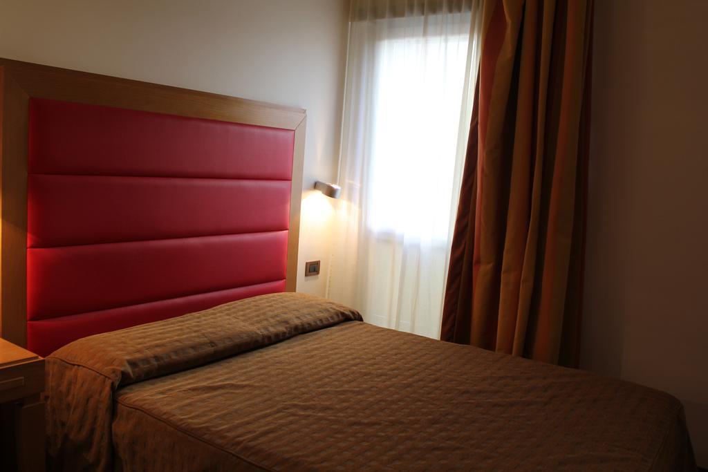 Hotel Castello LʼAquila Zewnętrze zdjęcie