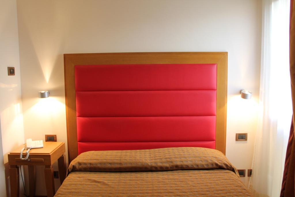Hotel Castello LʼAquila Zewnętrze zdjęcie