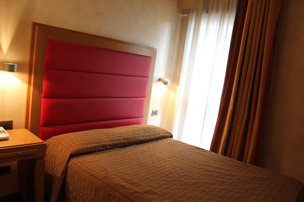 Hotel Castello LʼAquila Zewnętrze zdjęcie