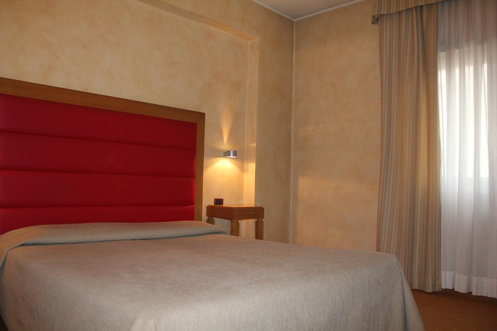Hotel Castello LʼAquila Zewnętrze zdjęcie